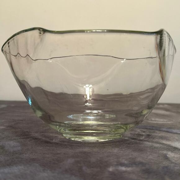 Vintage Clear Glass Bowl 10 In wide 5 in high - elegant curved triangle design - Picture 1 of 5